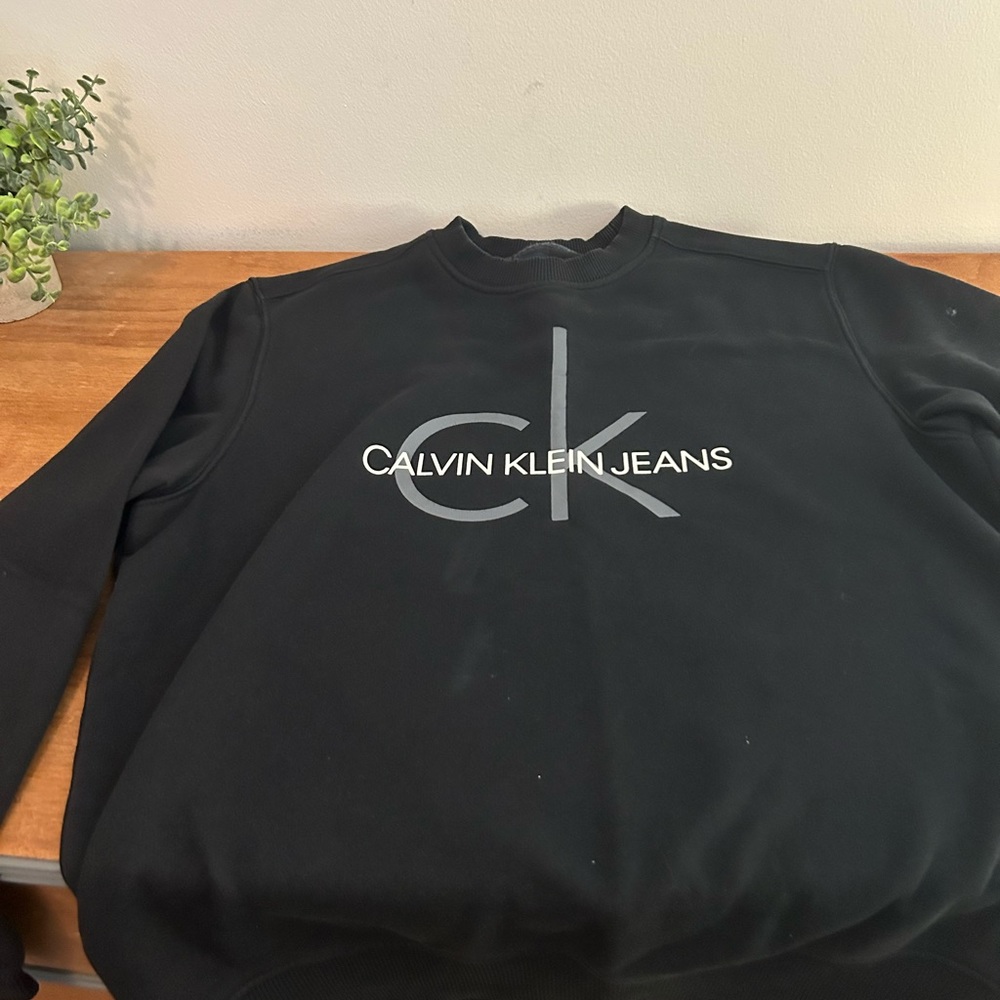 Calvin Klein Sweatshirt- large